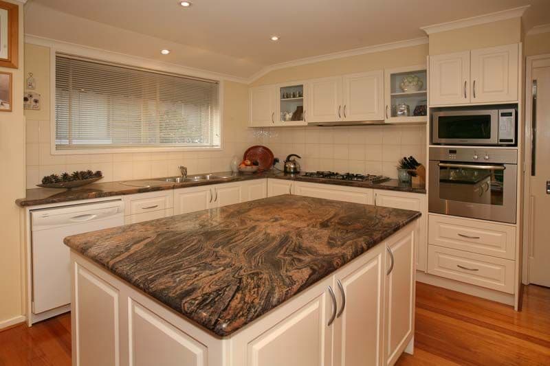 37 Bunker Crescent, GLEN WAVERLEY VIC 3150, Glen Waverley - Thumbnail 3