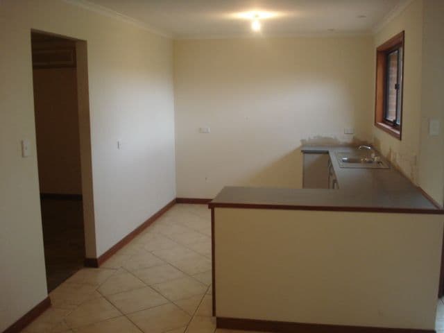 6 Gosford Court, Rochedale South, QLD, 4123, Rochedale South - Thumbnail 4