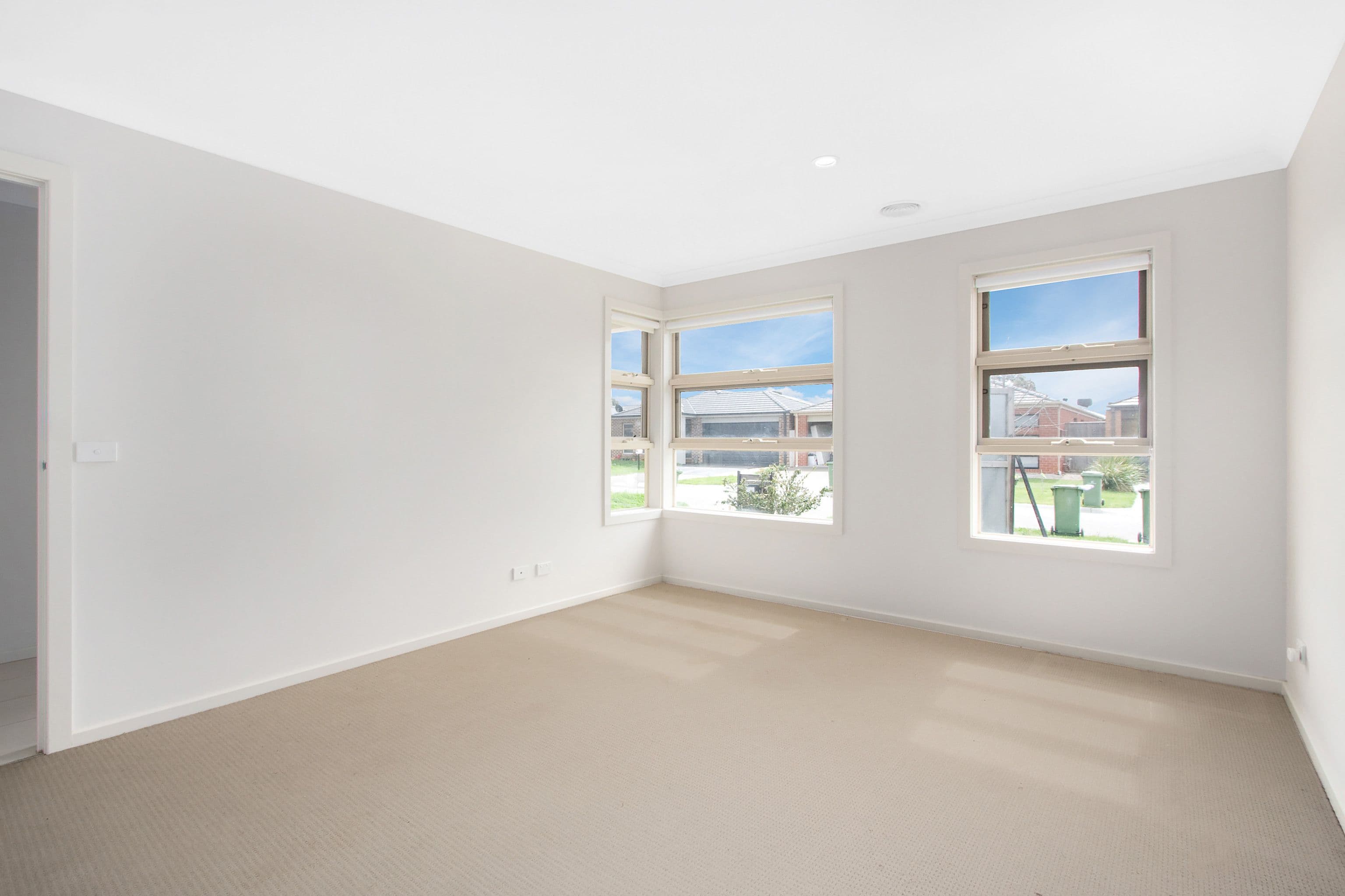 6 Markbeech Crescent, Officer VIC 3809, Officer - Thumbnail 3