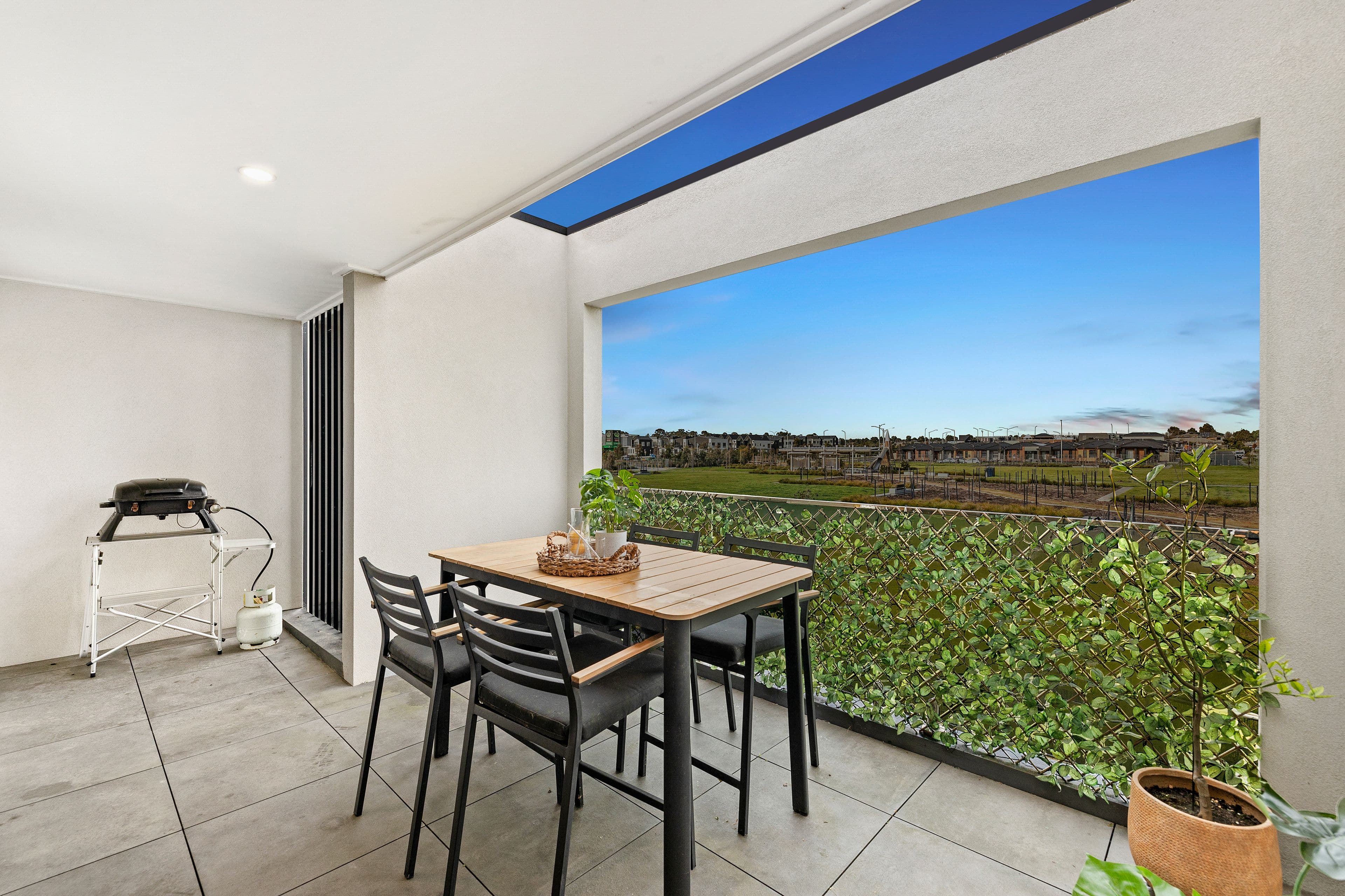 7 Mahara Walk, Cranbourne West VIC 3977, Cranbourne West - Thumbnail 2