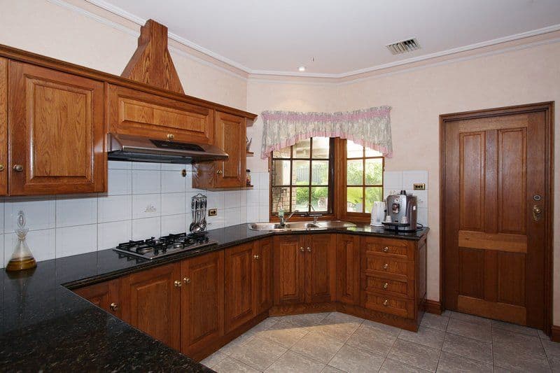 6 Berry Fry Avenue, ATHELSTONE SA 5076, Athelstone - Thumbnail 2
