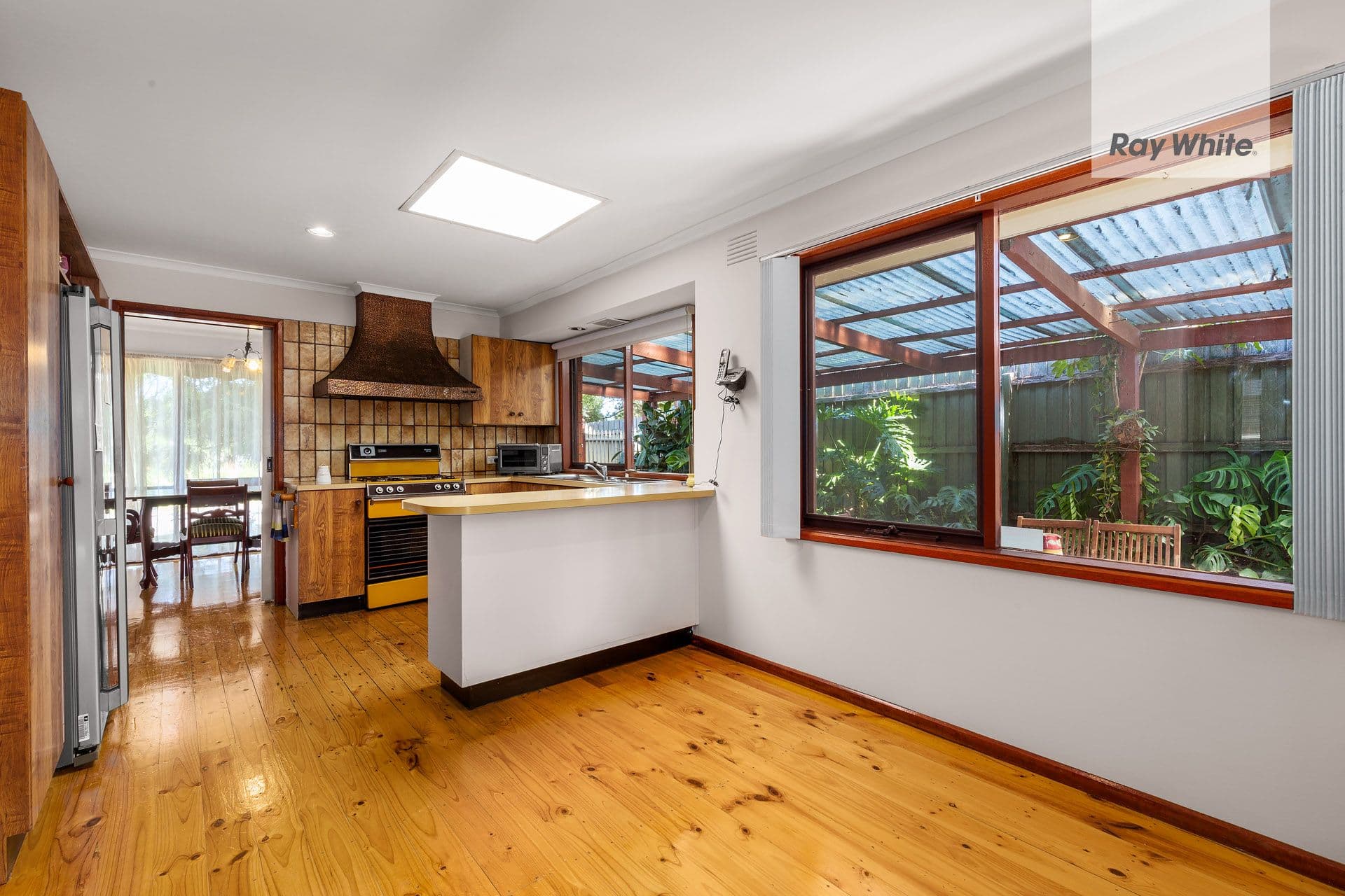 4 Flemington Drive, Mill Park VIC 3082, Mill Park - Thumbnail 2