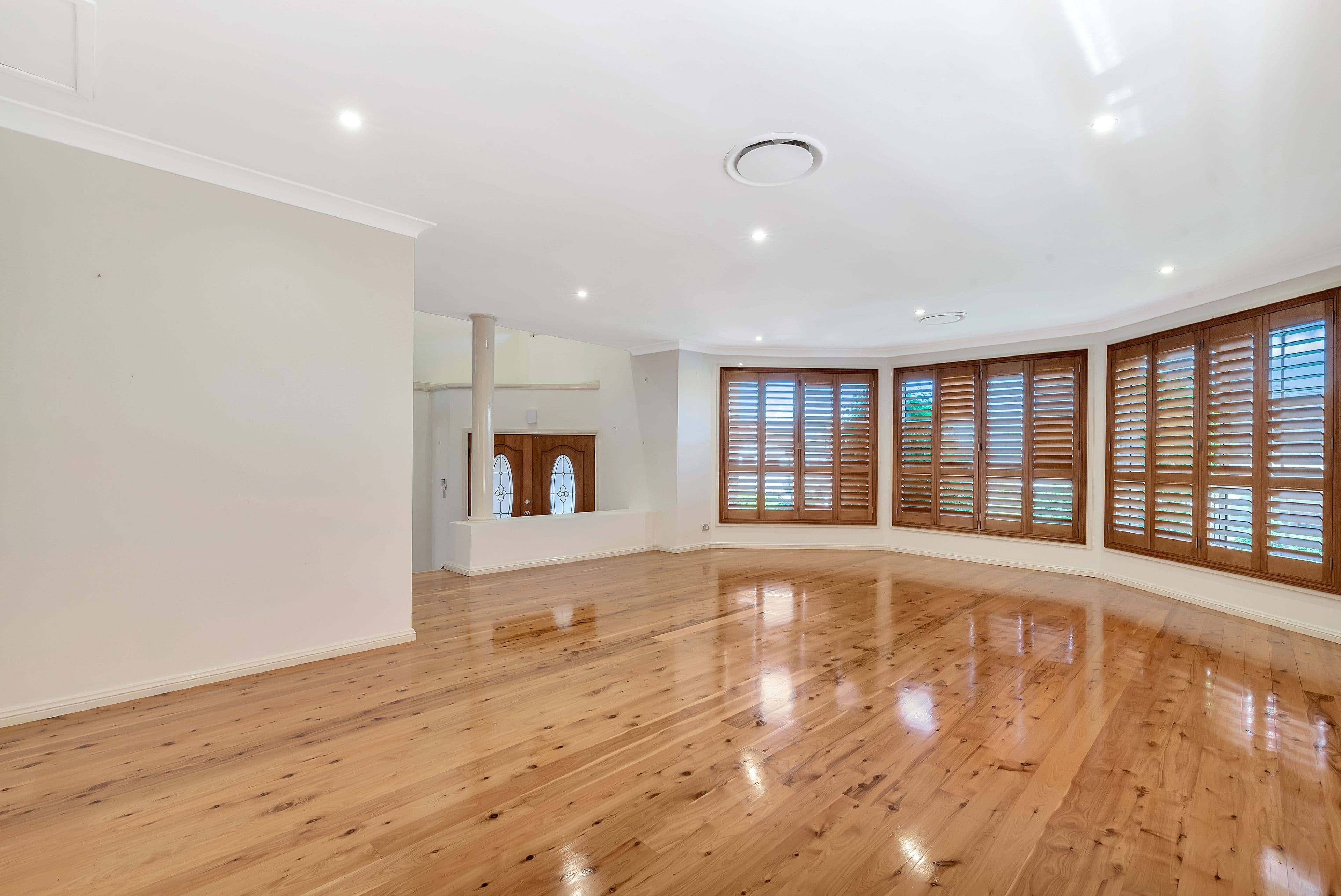 27 Elyard Circuit, West Hoxton - Thumbnail 4