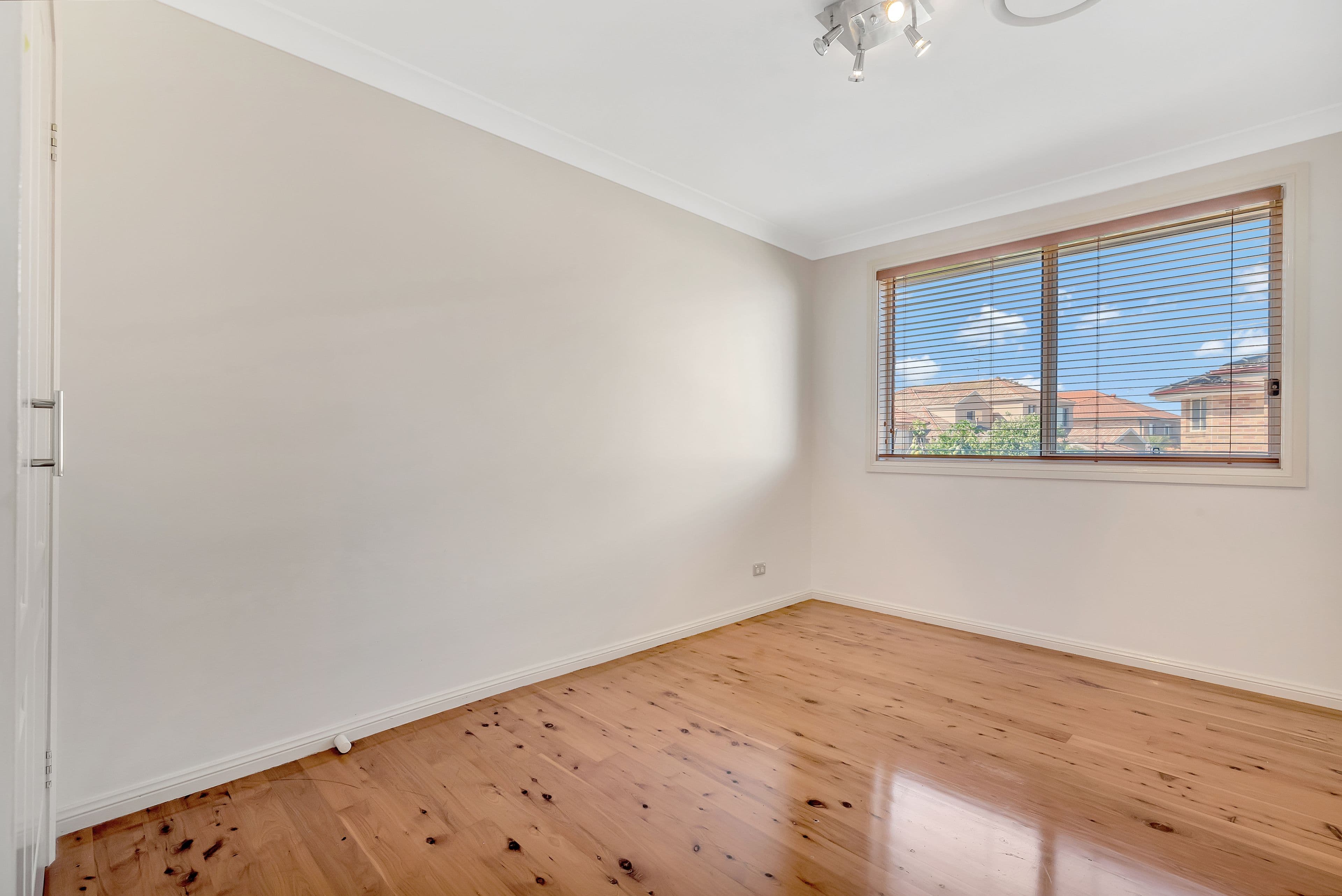27 Elyard Circuit, West Hoxton - Thumbnail 8