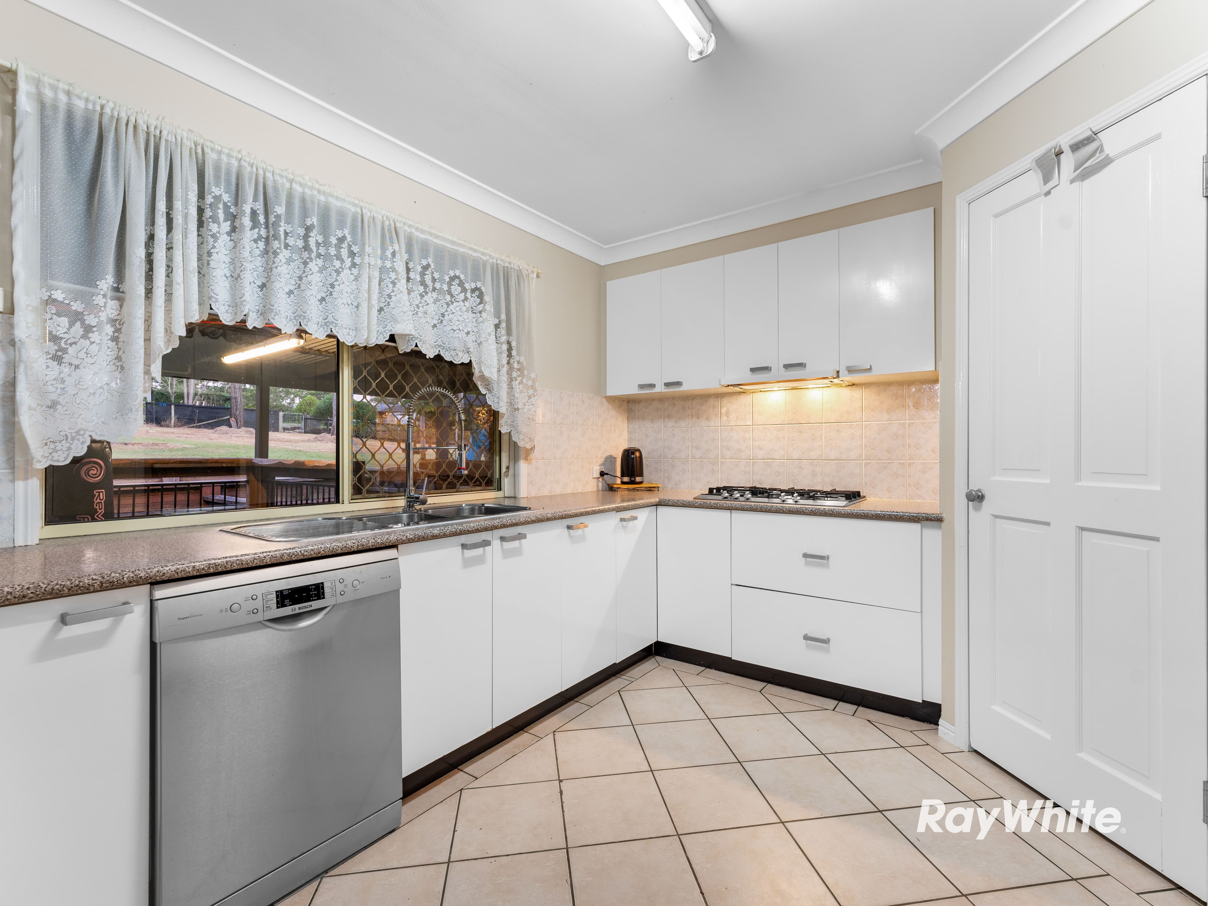 15-19 Holyrood Court, Munruben QLD 4125, Munruben - Thumbnail 6
