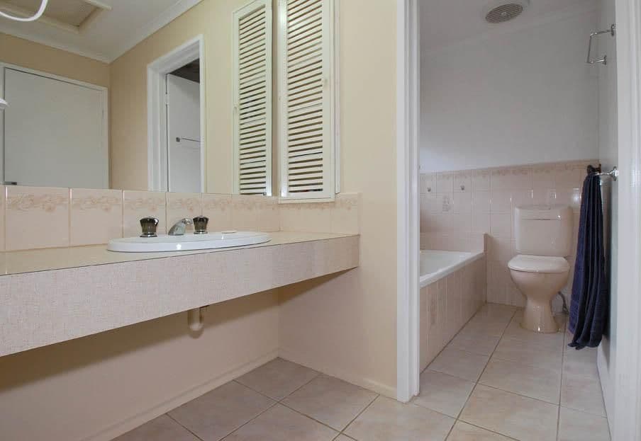 15 Stockfeld Street, SUNBURY VIC 3429, Sunbury - Thumbnail 7