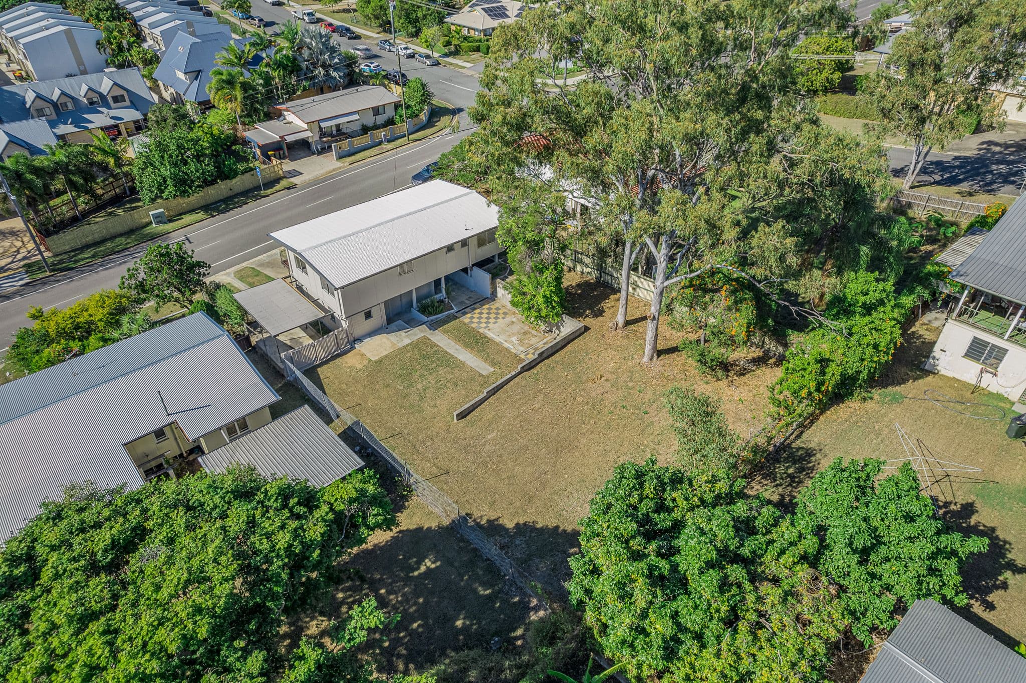 29 Rossella Street, West Gladstone QLD 4680, West Gladstone - Thumbnail 2
