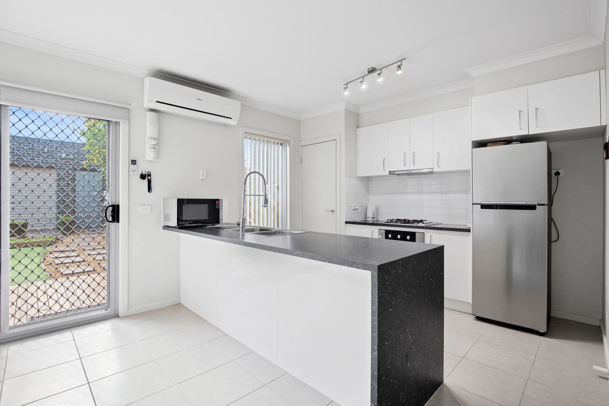 95 Swamphen Drive, Williams Landing VIC 3027, Williams Landing - Thumbnail 7