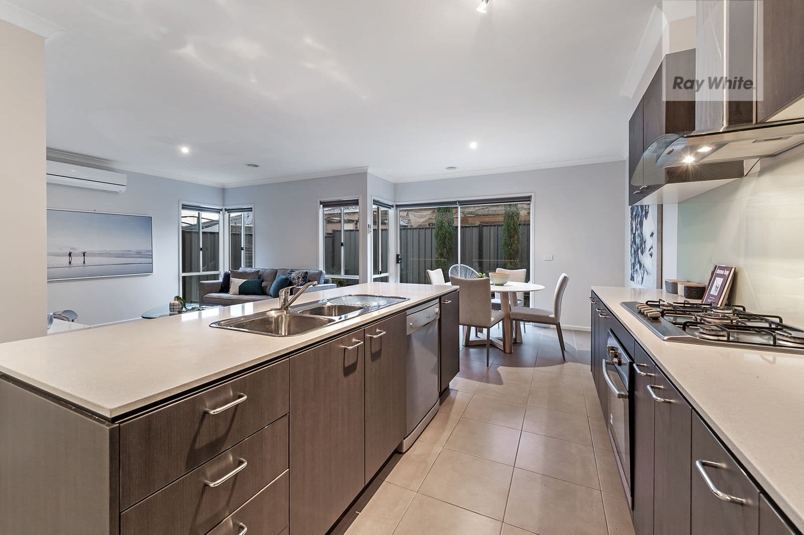 10 Crosskeys Road, Craigieburn VIC 3064, Craigieburn - Thumbnail 2