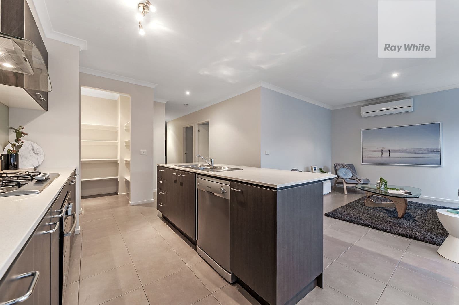10 Crosskeys Road, Craigieburn VIC 3064, Craigieburn - Thumbnail 3
