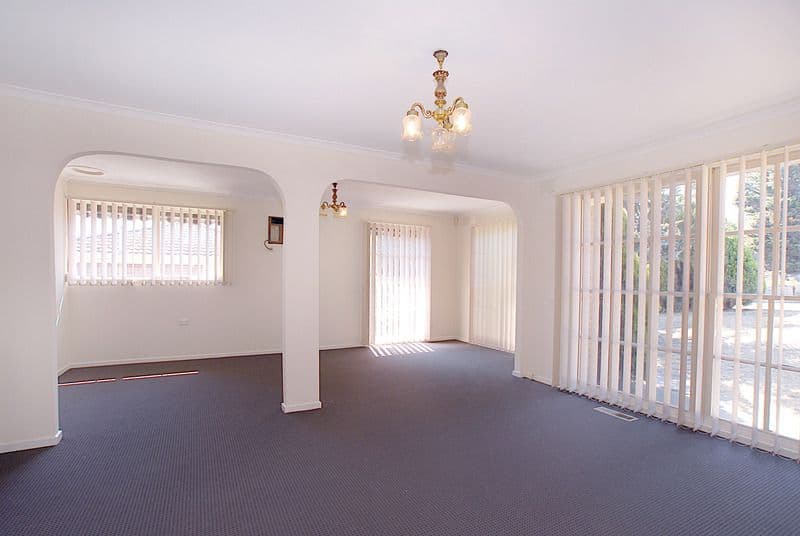25 Robert Molyneux Avenue, ENDEAVOUR HILLS VIC 3802, Endeavour Hills - Thumbnail 3