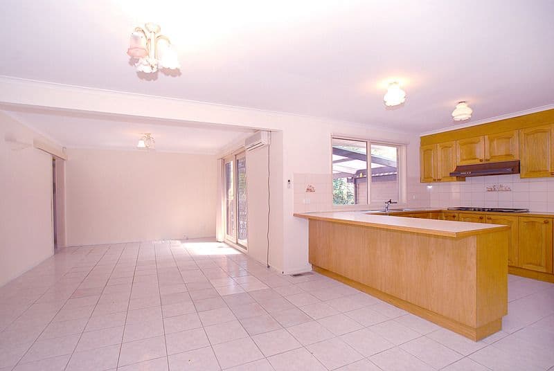 25 Robert Molyneux Avenue, ENDEAVOUR HILLS VIC 3802, Endeavour Hills - Thumbnail 4