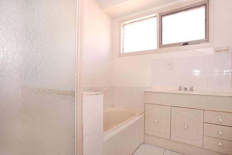 25 Robert Molyneux Avenue, ENDEAVOUR HILLS VIC 3802, Endeavour Hills - Thumbnail 6