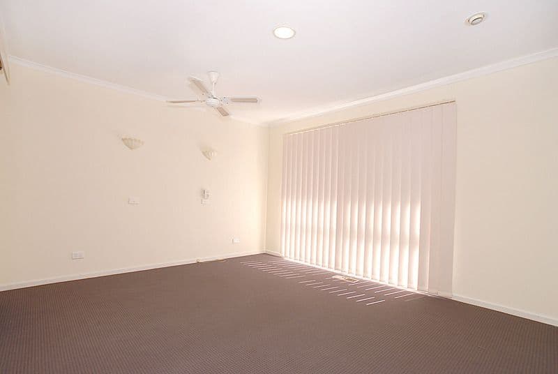 25 Robert Molyneux Avenue, ENDEAVOUR HILLS VIC 3802, Endeavour Hills - Thumbnail 7