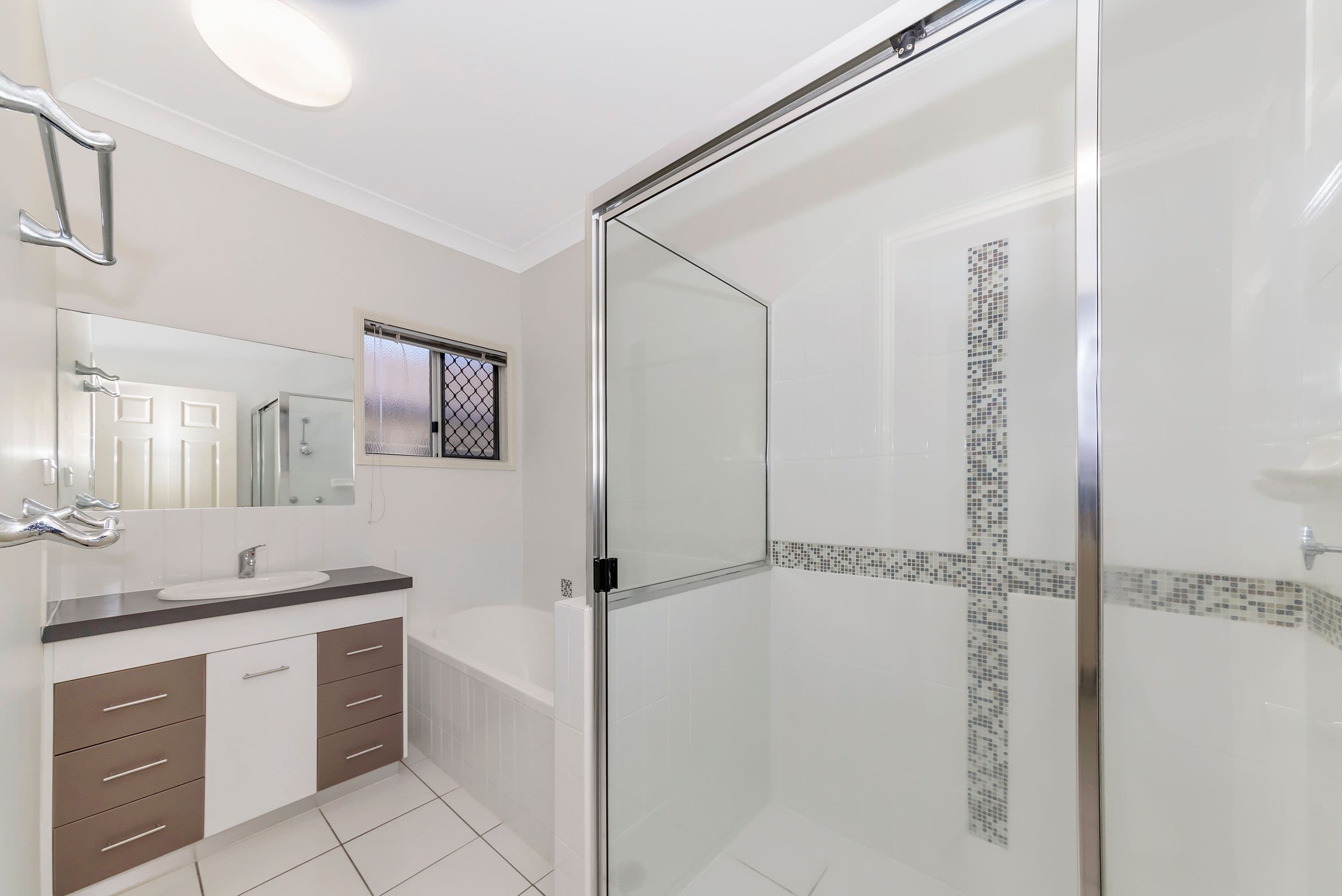 1 Blackbean Court, Mount Louisa QLD 4814, Mount Louisa - Thumbnail 5