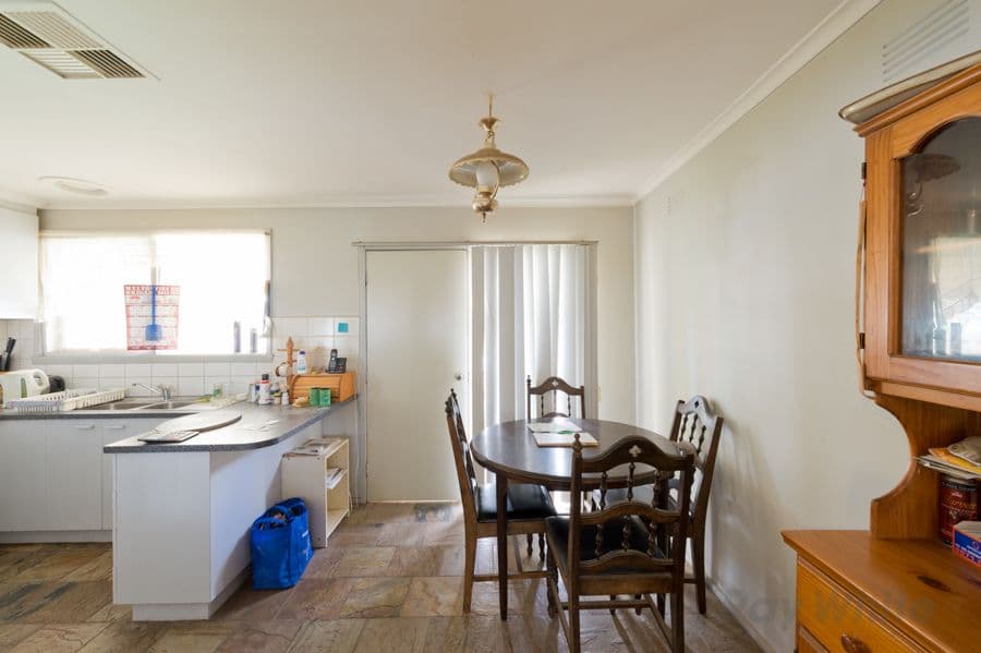 43 Wilson Road, MELTON SOUTH VIC 3338, Melton South - Thumbnail 4