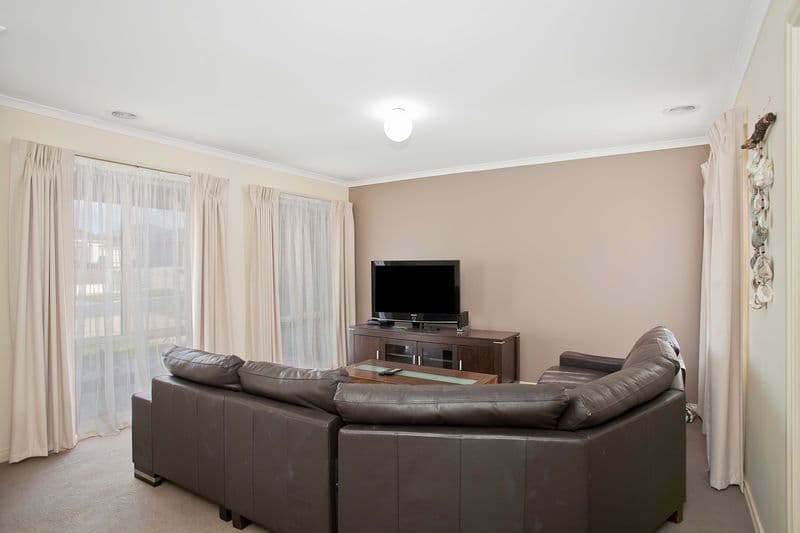 32 Toal Drive, WARRNAMBOOL VIC 3280, Warrnambool - Thumbnail 2