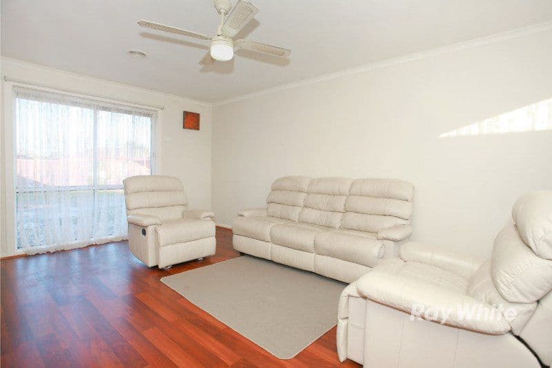 4 Nyah Place, CRANBOURNE VIC 3977, Cranbourne West - Thumbnail 3