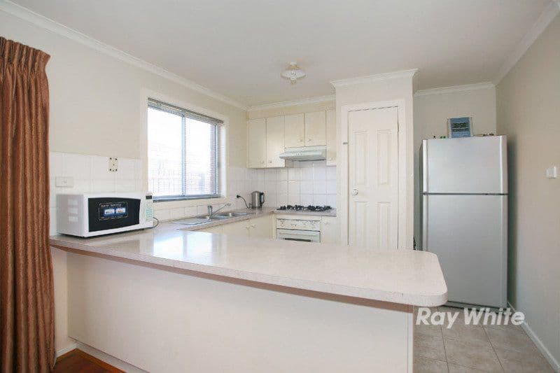 4 Nyah Place, CRANBOURNE VIC 3977, Cranbourne West - Thumbnail 4