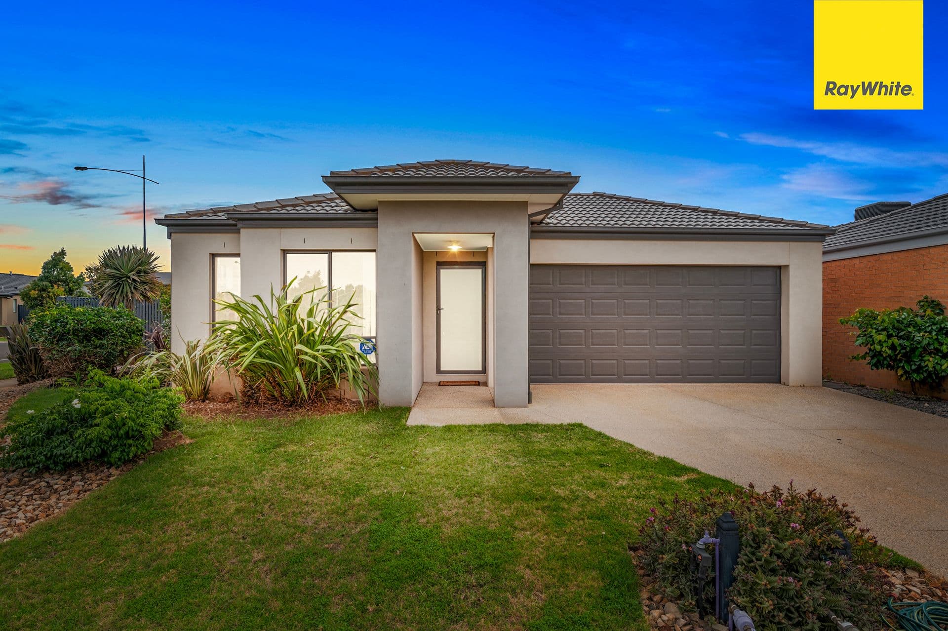 30 Foyle Crescent, WEIR VIEWS VIC 3338, Weir Views - Image 1