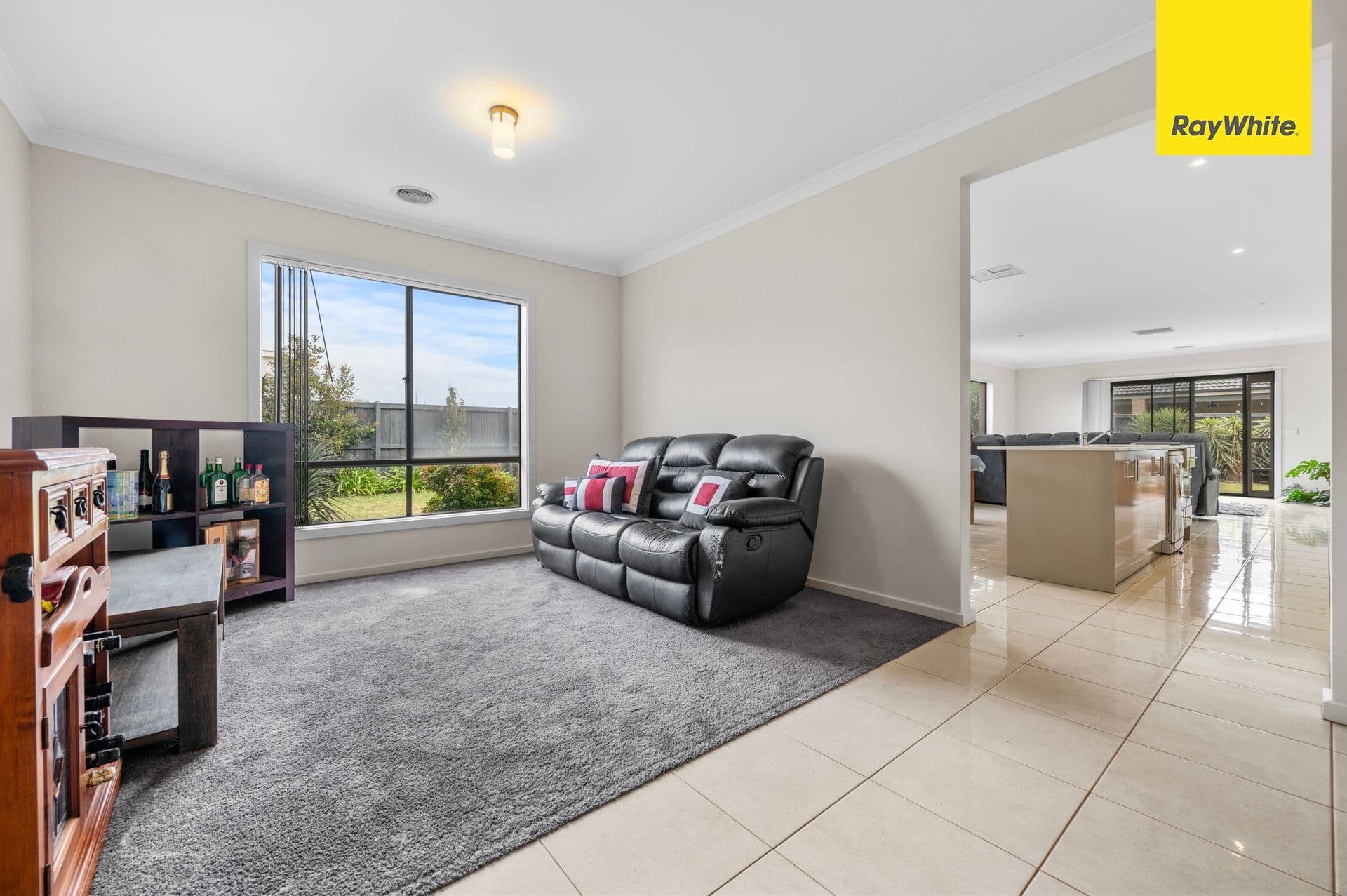 30 Foyle Crescent, WEIR VIEWS VIC 3338, Weir Views - Thumbnail 5