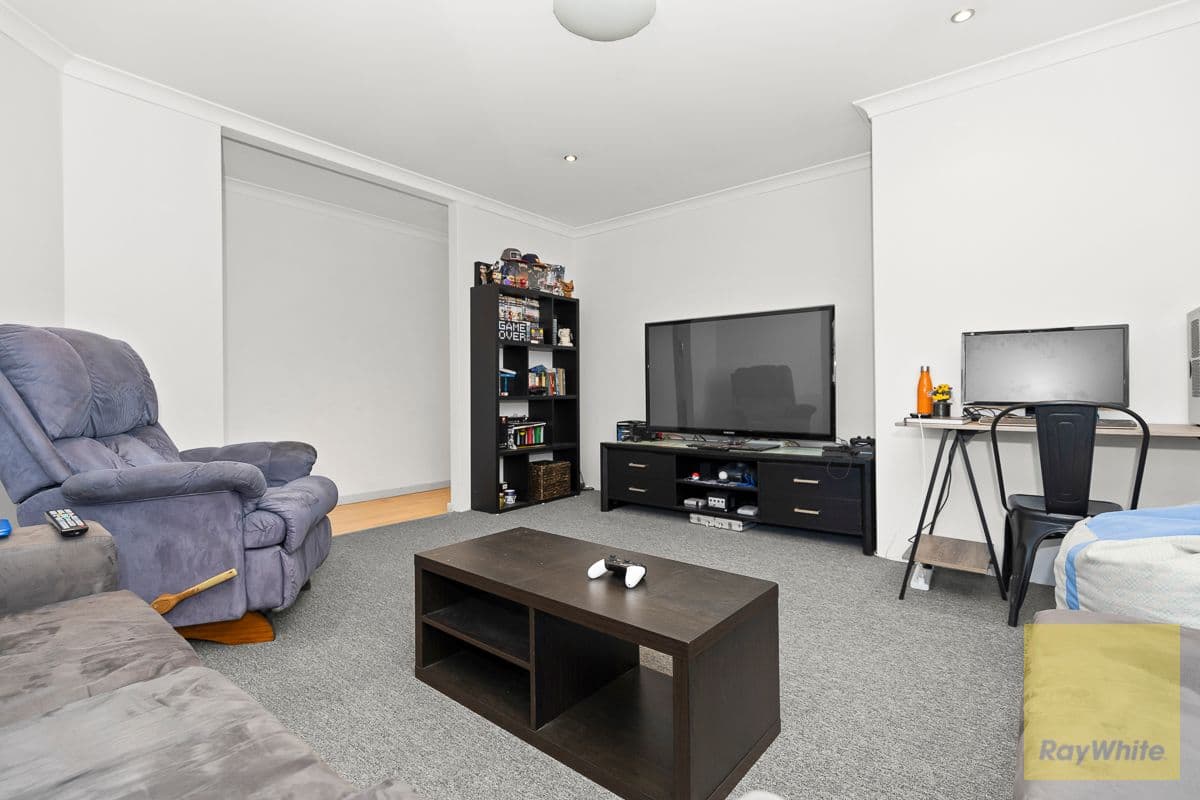 7 Burnett Street, Wattle Grove WA 6107, Wattle Grove - Thumbnail 2