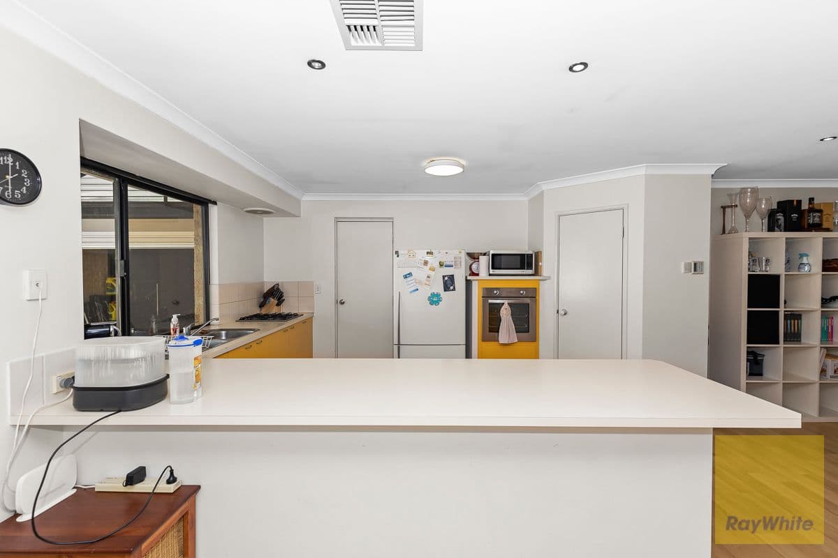 7 Burnett Street, Wattle Grove WA 6107, Wattle Grove - Thumbnail 4
