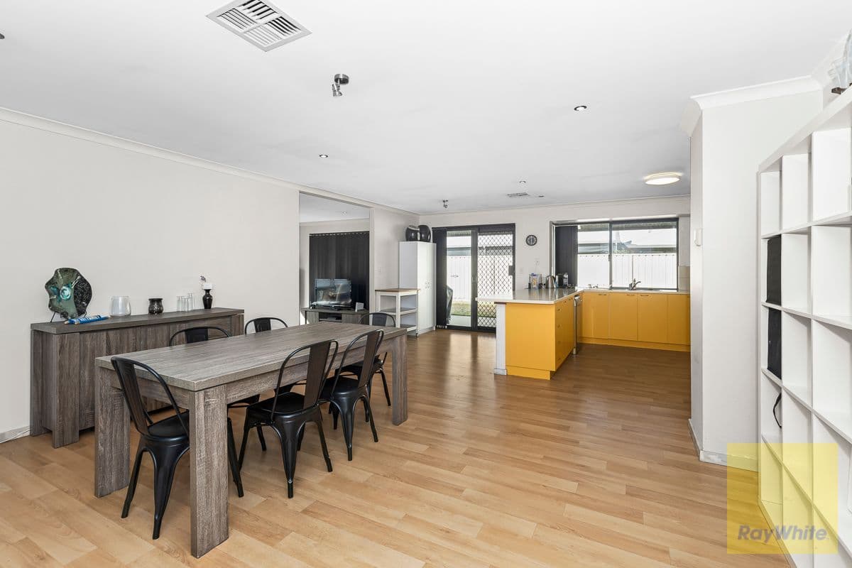 7 Burnett Street, Wattle Grove WA 6107, Wattle Grove - Thumbnail 7