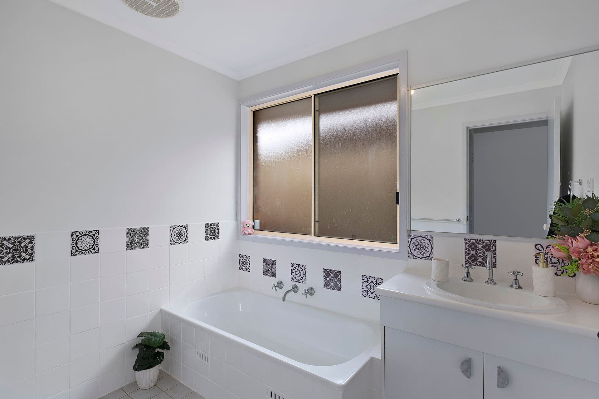 34 Castlereagh Crescent, Bateau Bay NSW 2261, Bateau Bay - Thumbnail 7