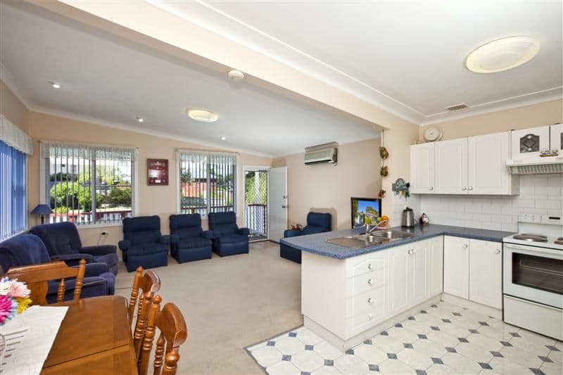 68 Roslyn Avenue, CHARLESTOWN NSW 2290, Charlestown - Thumbnail 2