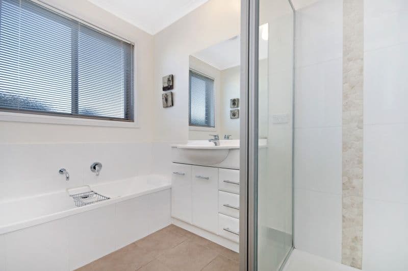 2 Hakea Court, WARRNAMBOOL VIC 3280, Warrnambool - Thumbnail 8