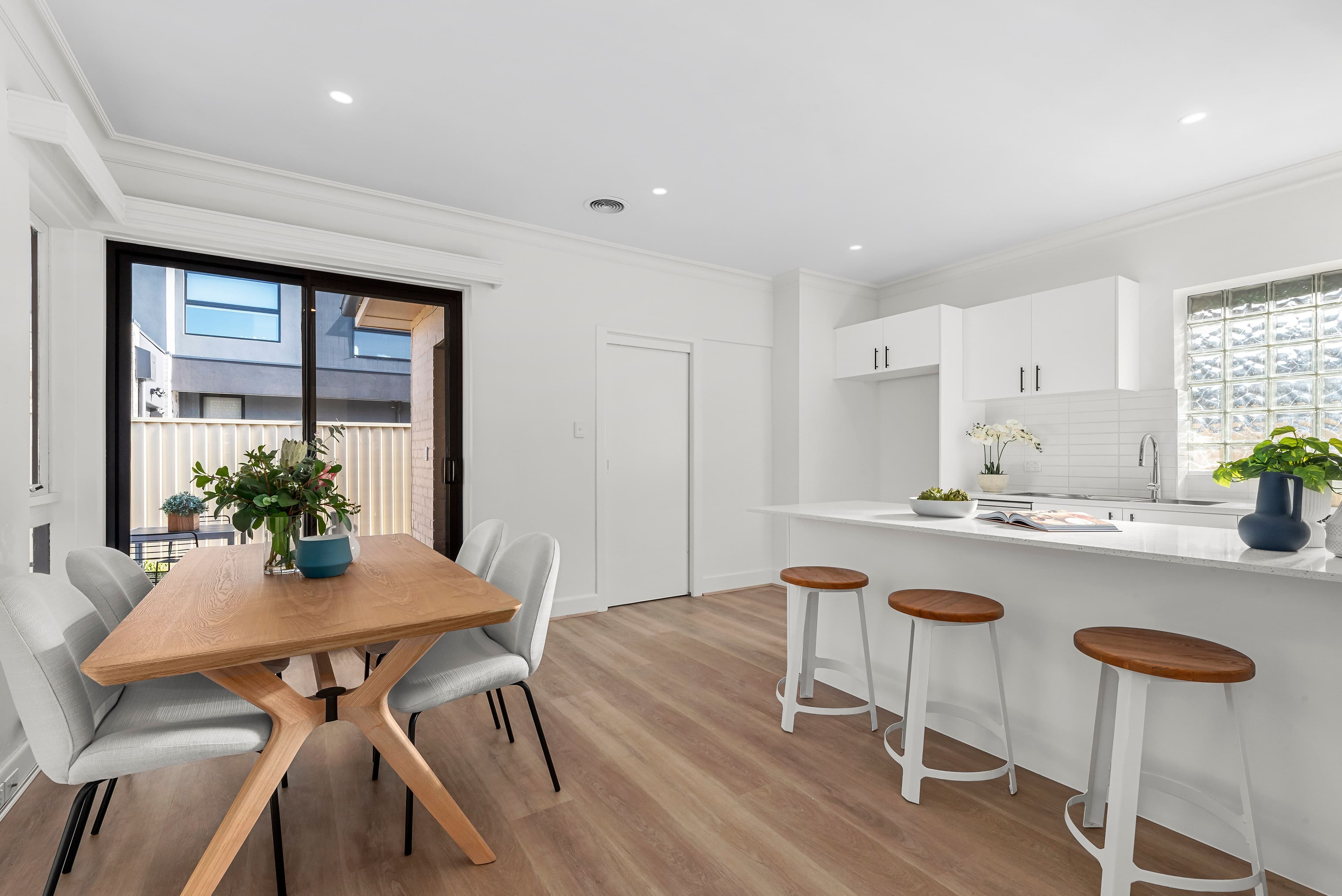 28 Moorookyle Avenue, Hughesdale VIC 3166, Hughesdale - Thumbnail 2
