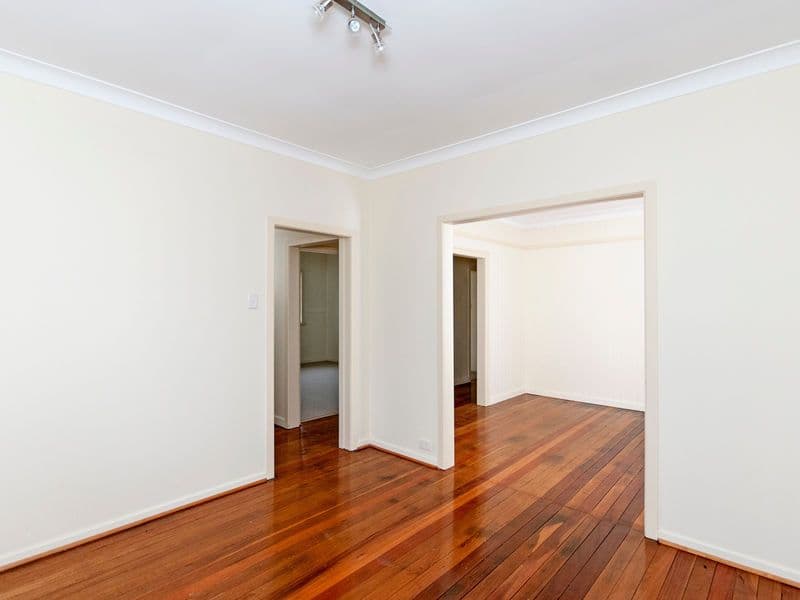 24 Arnhem Street, GAILES QLD 4300, Gailes - Thumbnail 3