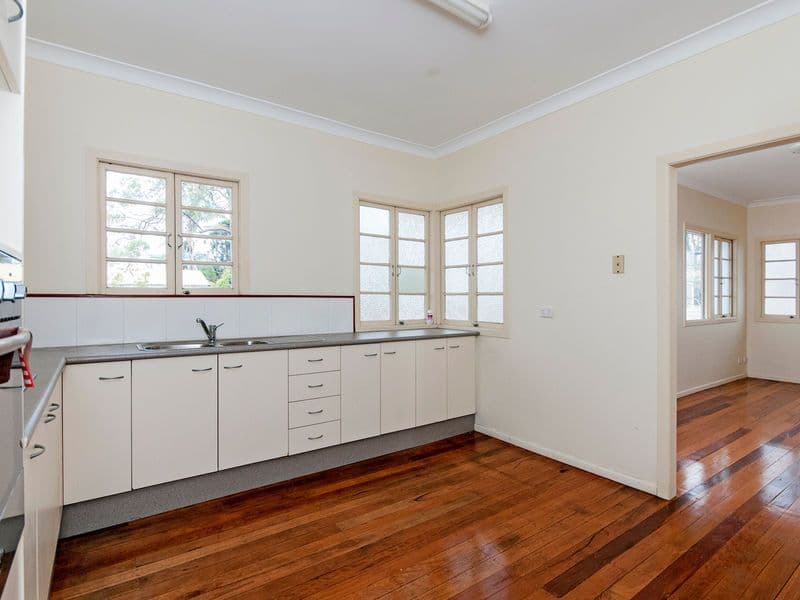 24 Arnhem Street, GAILES QLD 4300, Gailes - Thumbnail 5