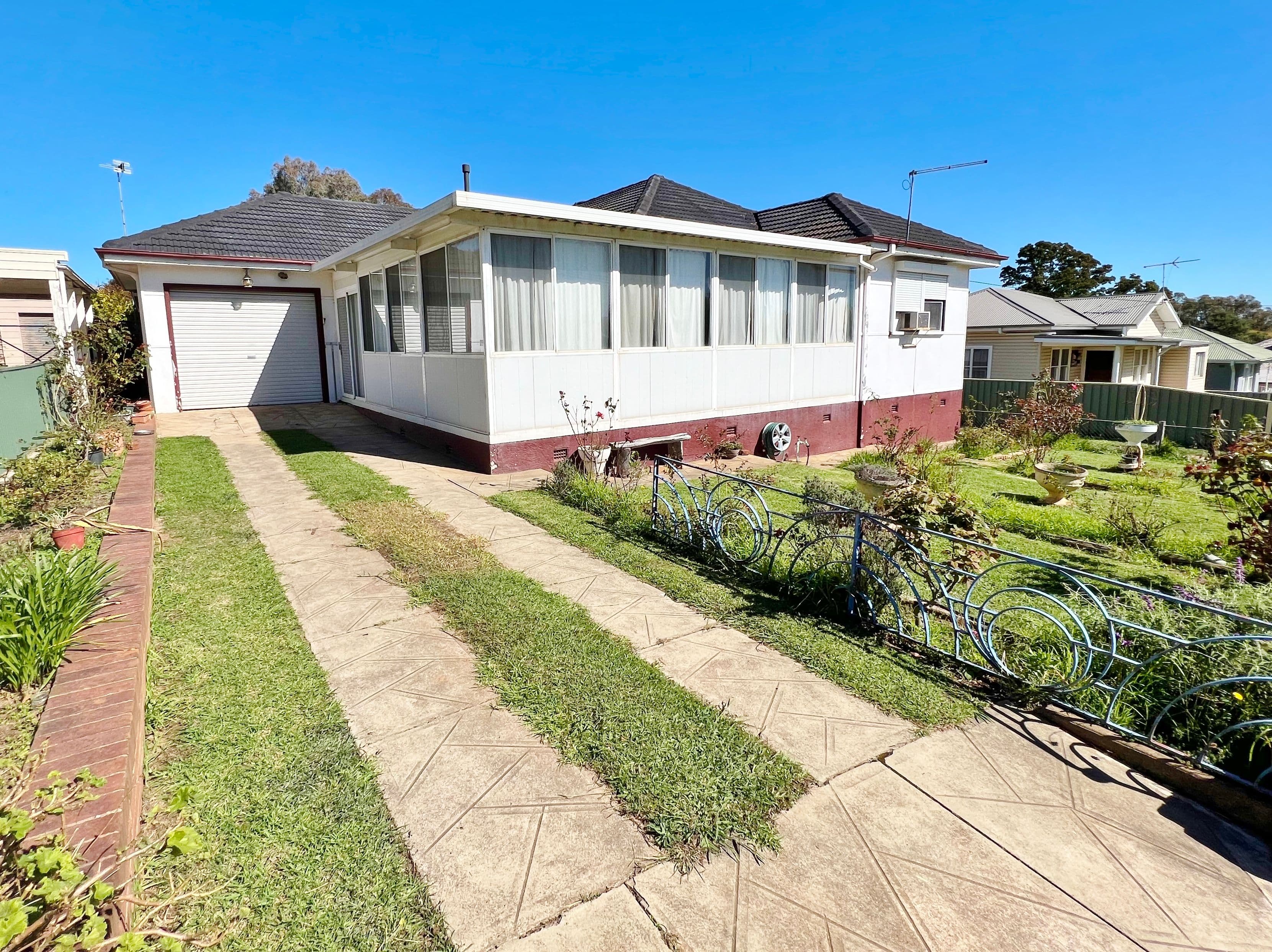32 William Street, Young NSW 2594, Young - Image 1
