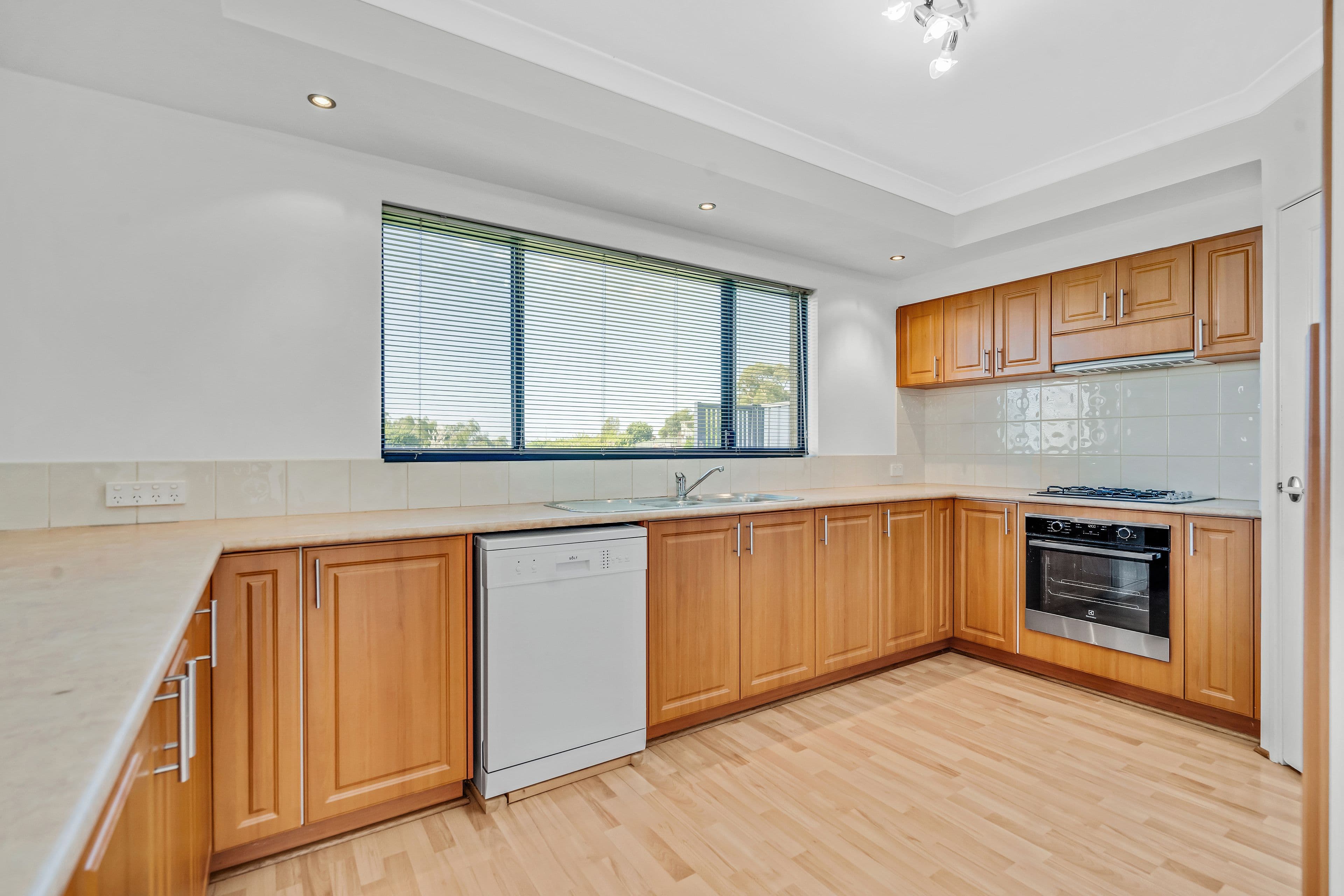 38 Madora Beach Road, Madora Bay WA 6210, Madora Bay - Thumbnail 3