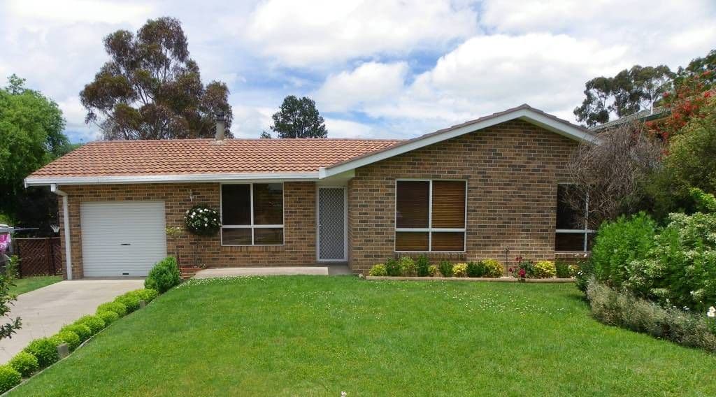 16 Yallambee Avenue, Armidale - Image 1