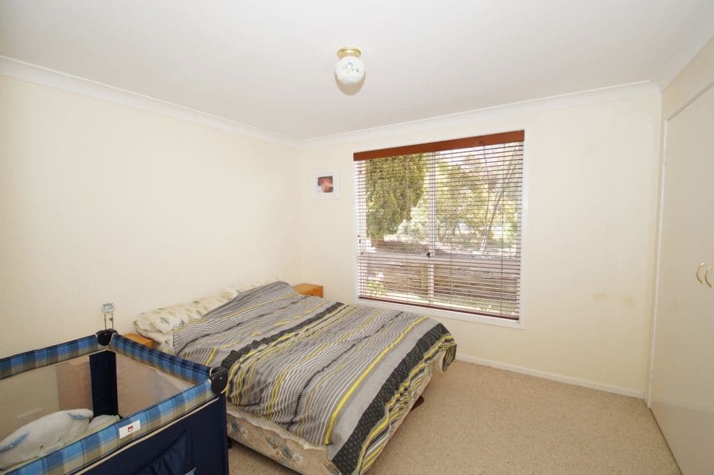 16 Yallambee Avenue, Armidale - Thumbnail 2