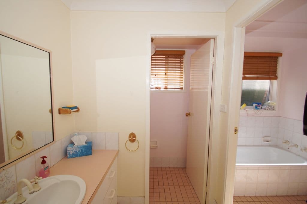 16 Yallambee Avenue, Armidale - Thumbnail 3
