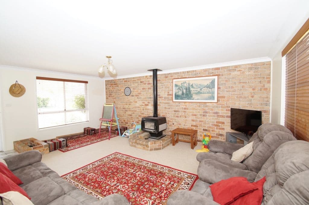 16 Yallambee Avenue, Armidale - Thumbnail 5