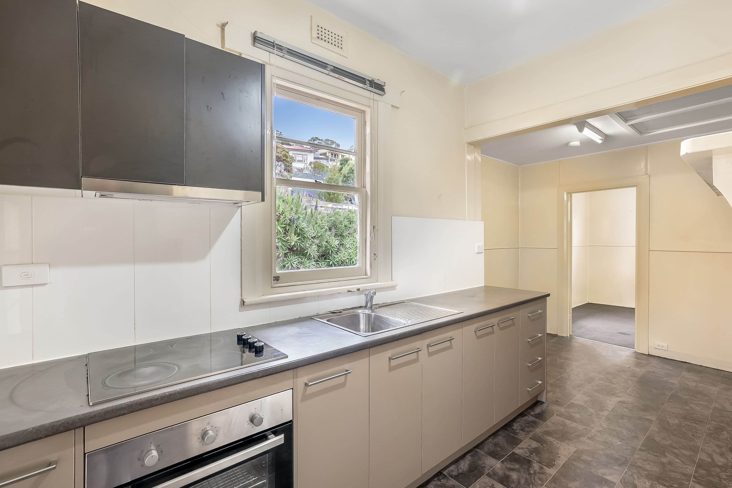 12 Baintree Avenue, Dynnyrne TAS 7005, Dynnyrne - Thumbnail 3