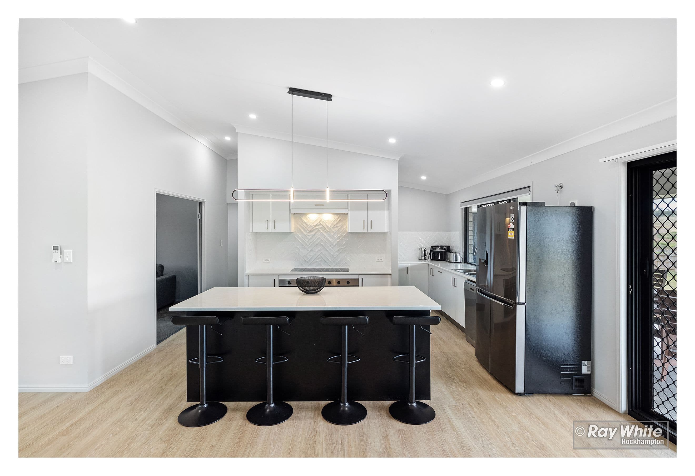 2 Clonmel Avenue, Rockyview QLD 4701, Rockyview - Thumbnail 2