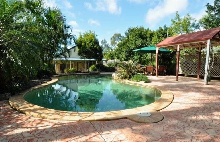 4 Centre Court, OXENFORD QLD 4210, Oxenford - Thumbnail 2