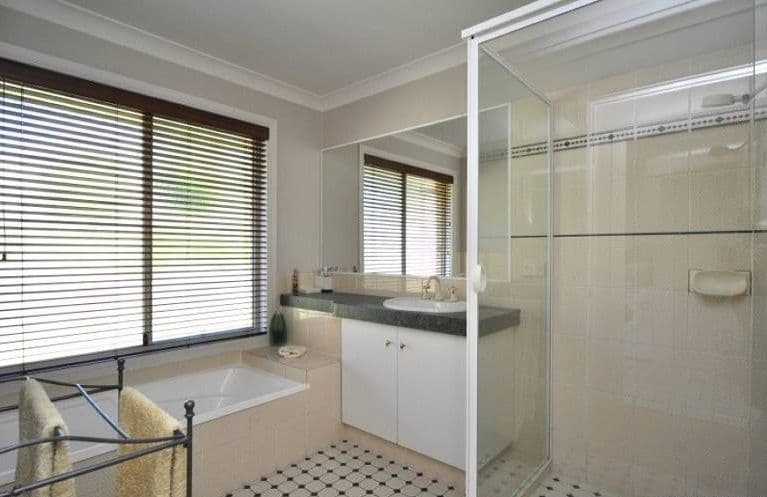 4 Centre Court, OXENFORD QLD 4210, Oxenford - Thumbnail 6