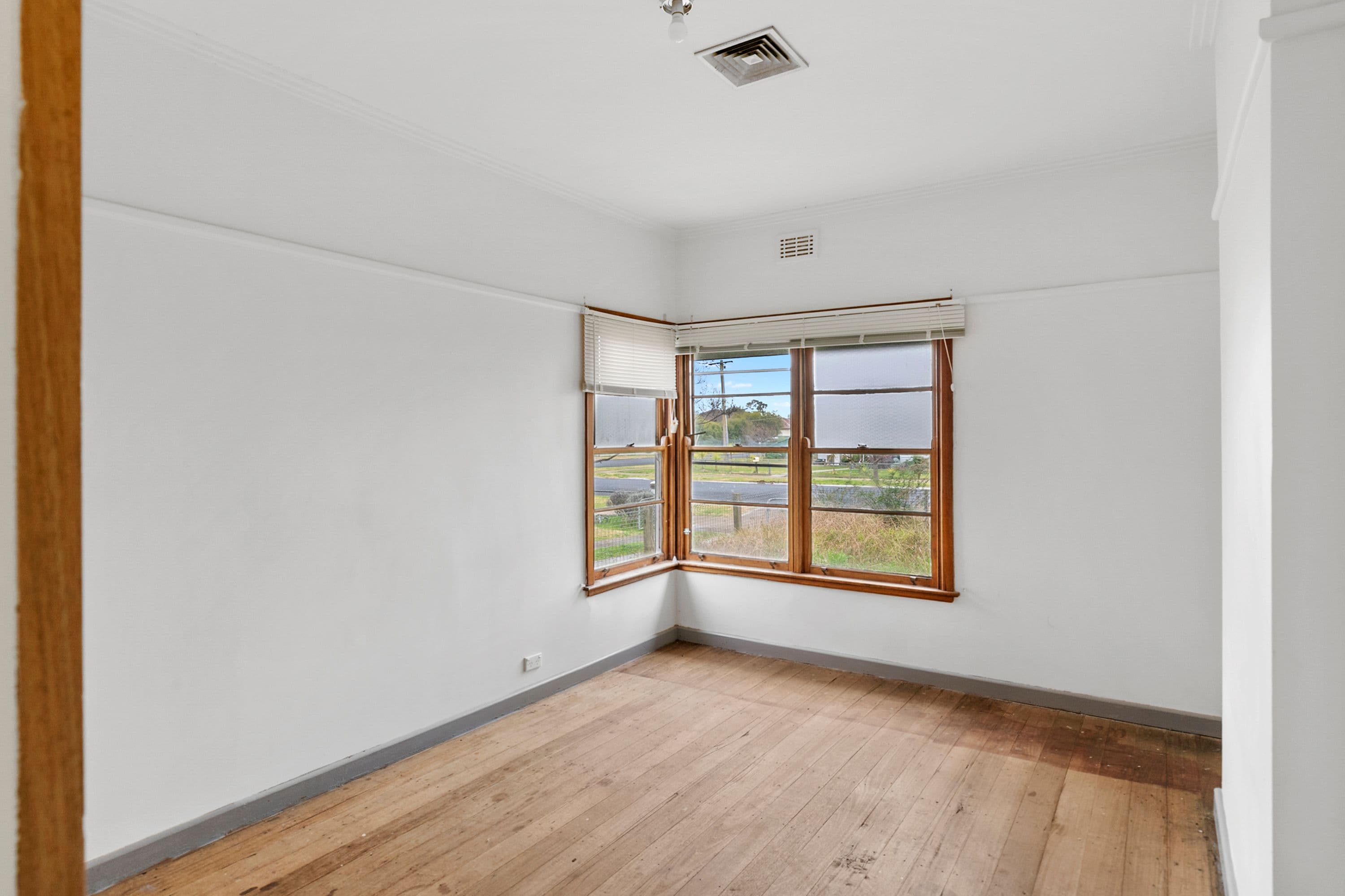 10 Elizabeth Street, Benalla VIC 3672, Benalla - Thumbnail 4