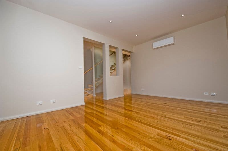 36 Strzelecki Crescent, NARRABUNDAH ACT 2604, Narrabundah - Thumbnail 3