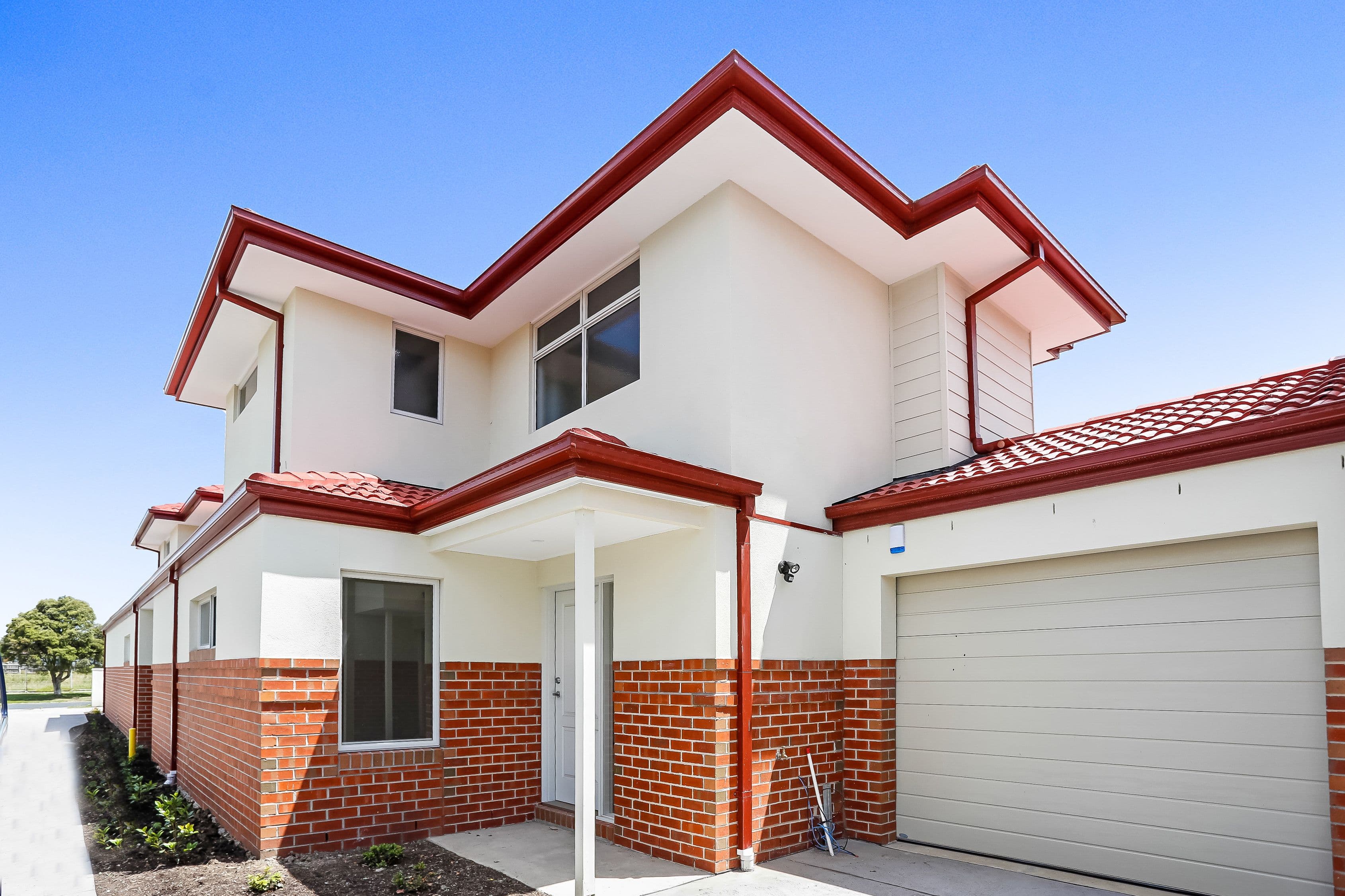 16 Liston Road, Glenroy VIC 3046, Glenroy - Thumbnail 2