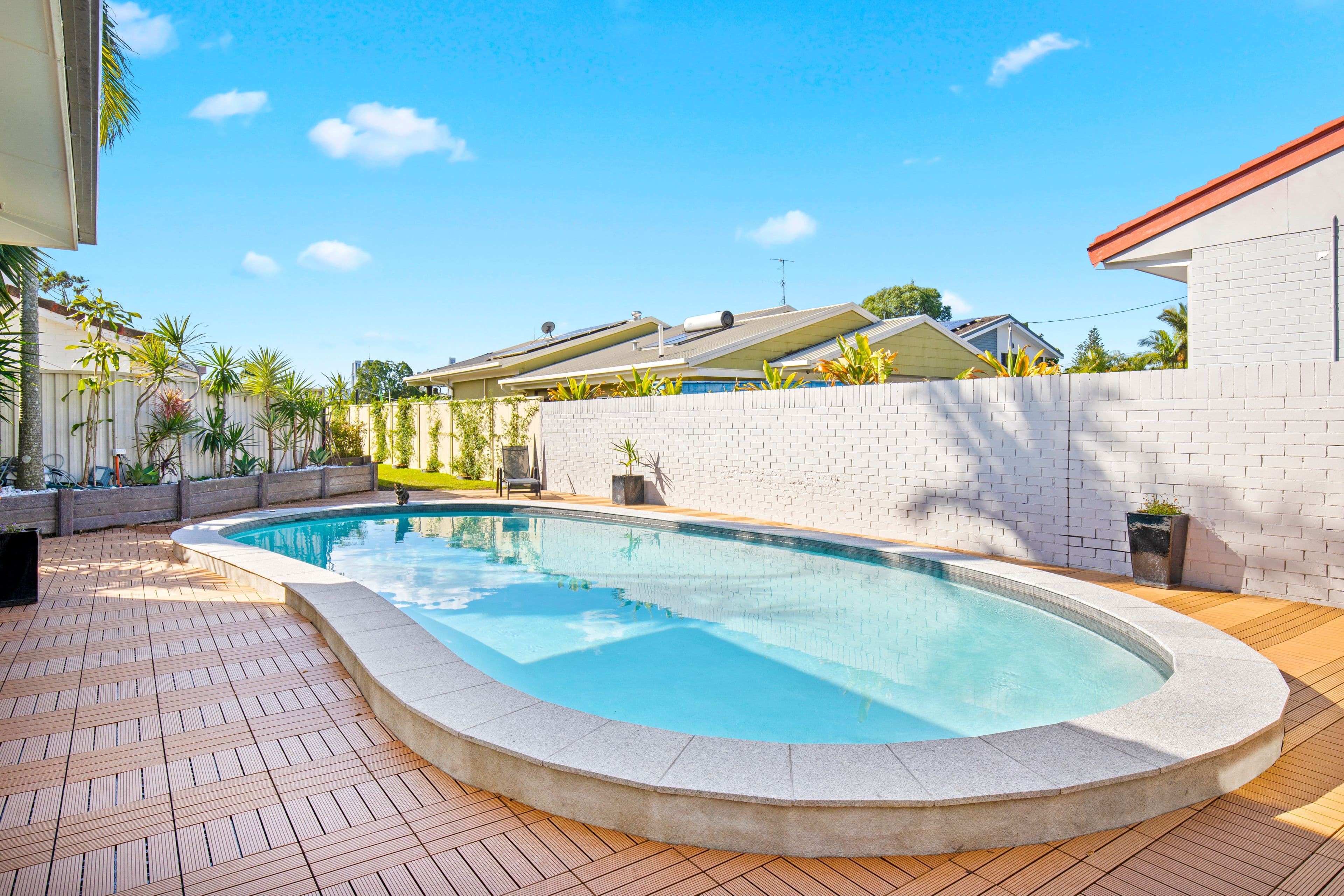 41 Kalimna Drive, Broadbeach Waters QLD 4218, Broadbeach Waters - Thumbnail 2