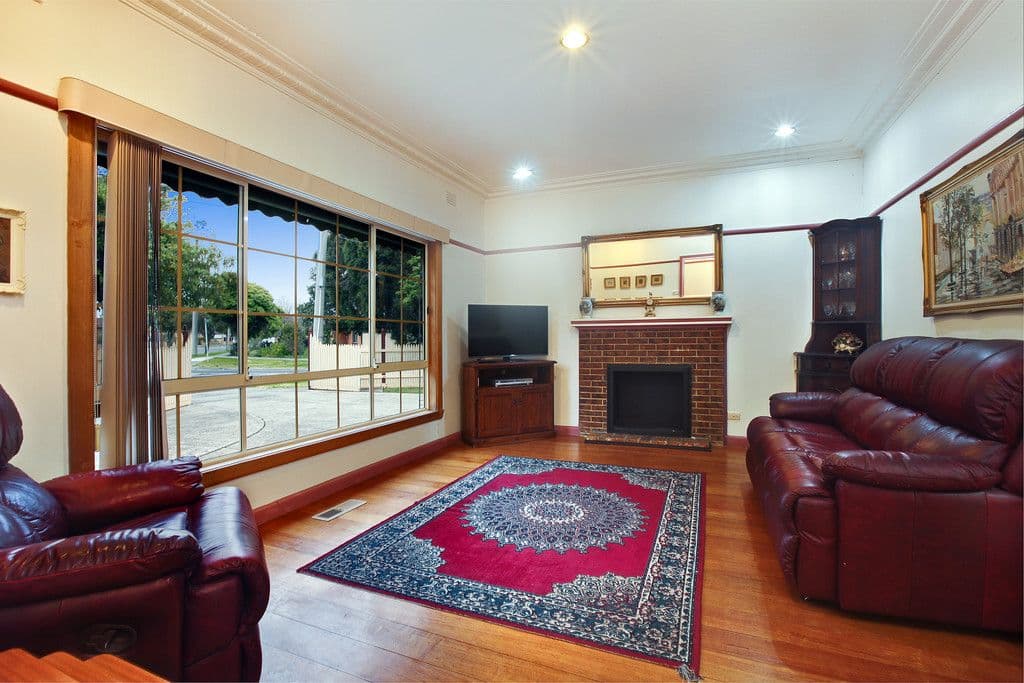 29 Rosenthal Crescent, Reservoir VIC 3073, Reservoir - Thumbnail 2
