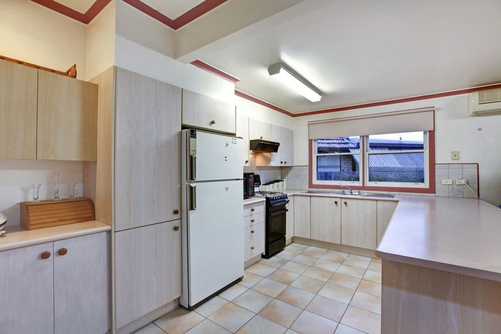 29 Rosenthal Crescent, Reservoir VIC 3073, Reservoir - Thumbnail 4
